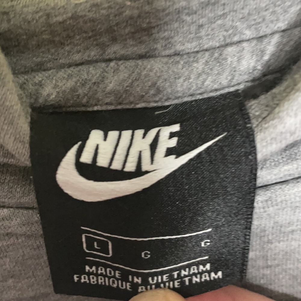 A youth Nike sweatshirt size large - Picture 3 of 4